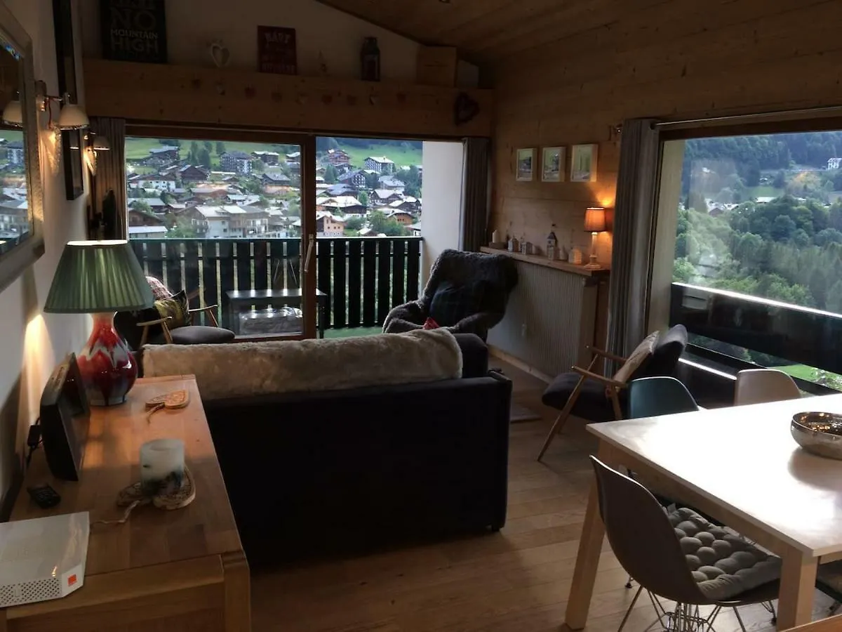 Luxury Apartment, 350M To Ski Lift, South Facing, Close To Town Centre Morzine Apartment