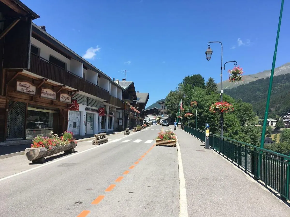 アパート Luxury Apartment, 350M To Ski Lift, South Facing, Close To Town Centre モルジヌ